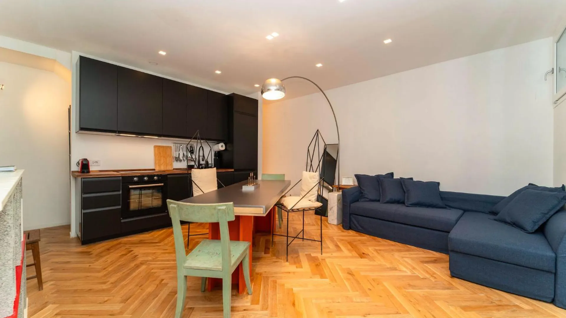 Nivola House, Bilocale Su Tre Livelli E Terrazzo Apartment Milan Italy