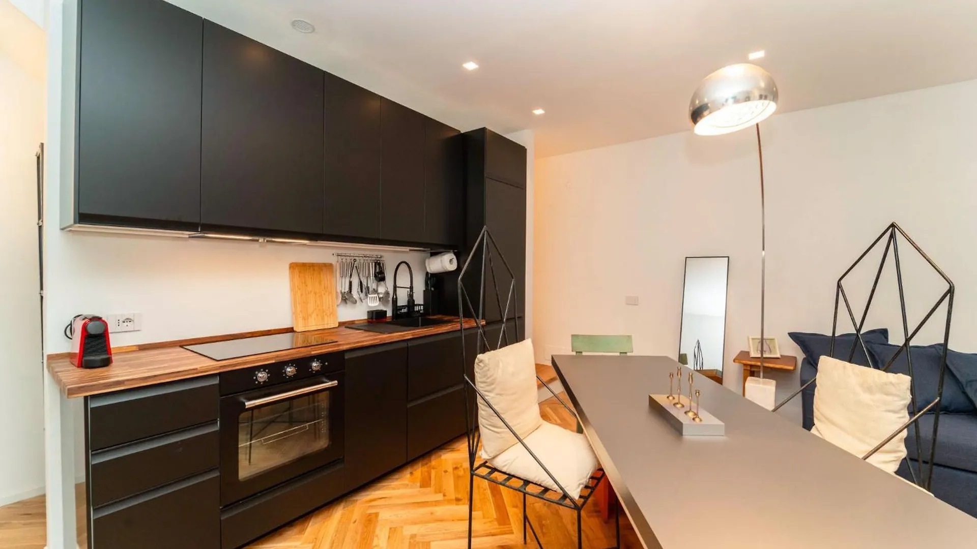 Nivola House, Bilocale Su Tre Livelli E Terrazzo Apartment Milan 0*,  Italy