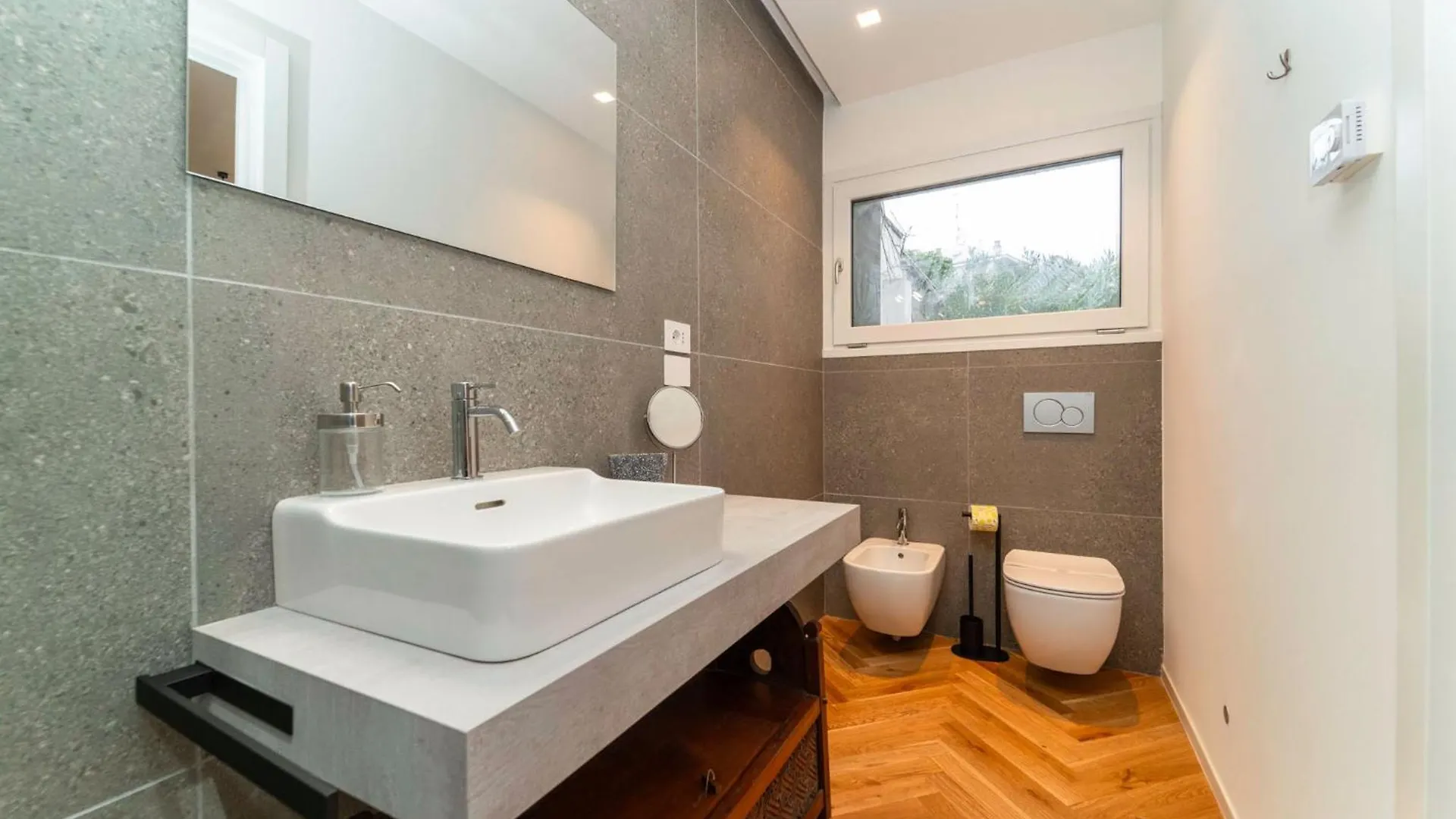 Nivola House, Bilocale Su Tre Livelli E Terrazzo Apartment Milan 0*,
